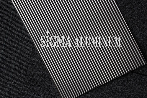 Aluminio gofrado con raya vertical
