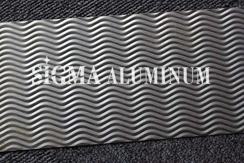 Aluminio gofrado con ondulación